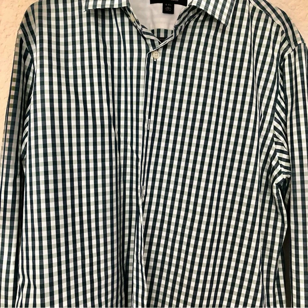 Banana Republic Men’s Plaid Button Down Shirt